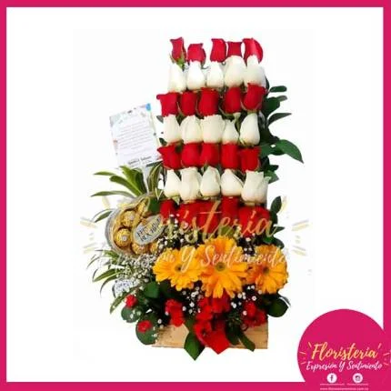 Escaleras de Rosas Blancas y Rojas mas Chocolates Ferrero