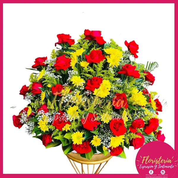 expresion-y-sentimiento-Nov-09-37 Pedestal de Rosas Rojas y Pompom - Imagen 1